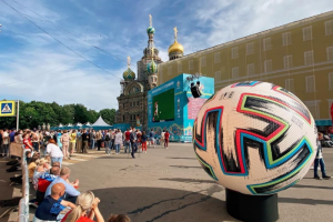 В июле на десятке улиц в центре Петербурга запретят движение из-за Евро-2020. Вот список ограничений