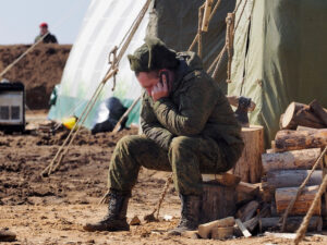 Арест за смартфон. Госдума приняла поправку о наказании военных за гаджеты. Жены мобилизованных, z-блогеры и Дмитрий Рогозин выступили против